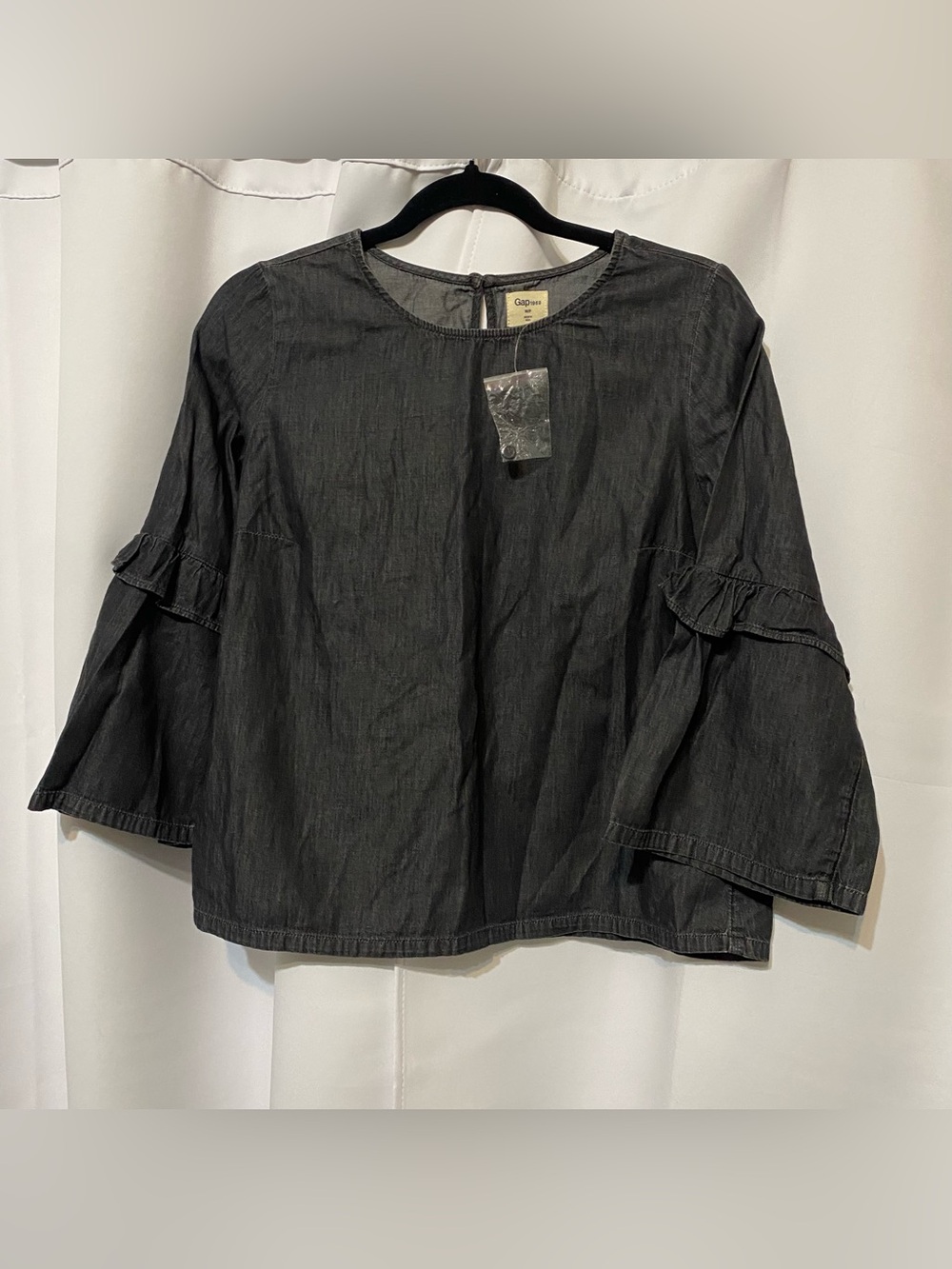 GAP Women's Black Denim Chambray Shirt Bell Sleeves Ruffles Med Petite Capsule